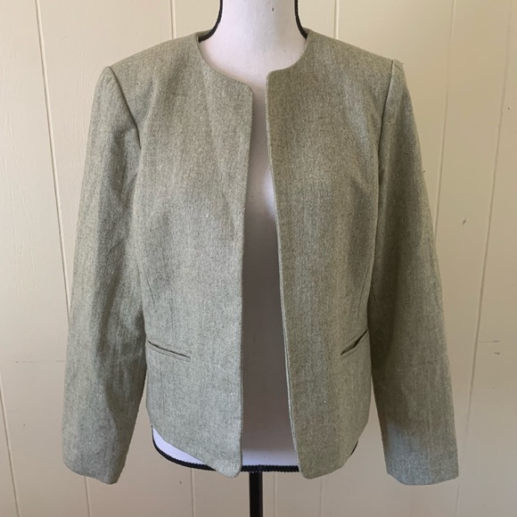 Orvis Jackets & Blazers - Orvis Light Green Wool Cropped Collarless Blazer Size 8